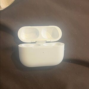 Wireless Earbud Charging Case in White